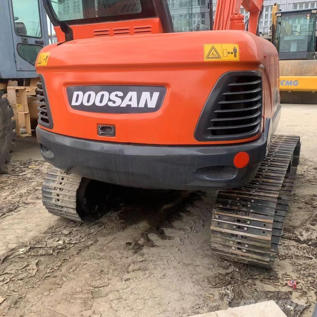 Doosan DX60 Midikaivukoneet 7t - 12t