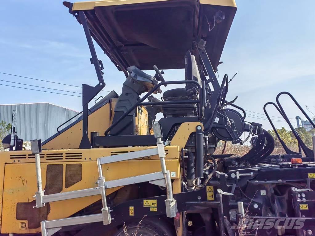 CAT AP655F Asfalttikoneet