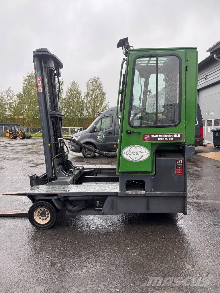 Combilift C 4000 Nelitietrukit