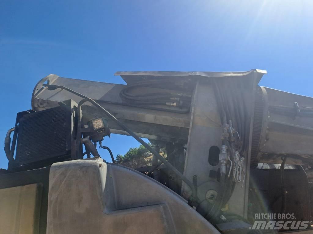 Gradall XL 4200 III Maanalaiset lastauskoneet