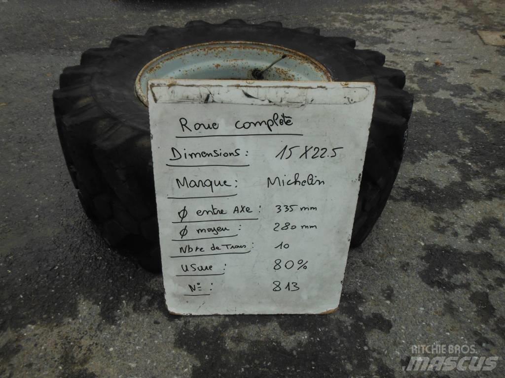Michelin 15R22.5 Renkaat ja vanteet