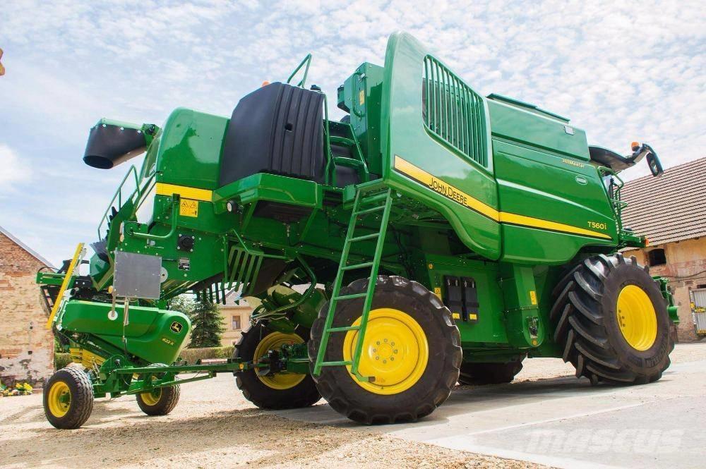 John Deere T 560 i Leikkuupuimurit