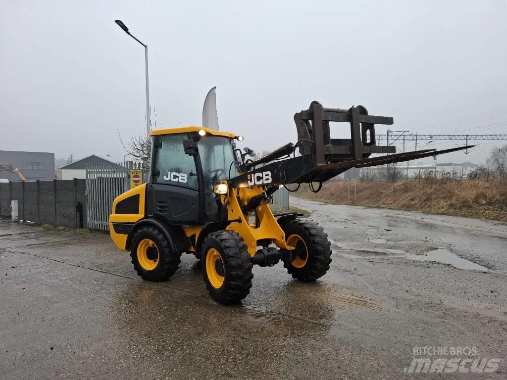 JCB 406 Pyöräkuormaajat