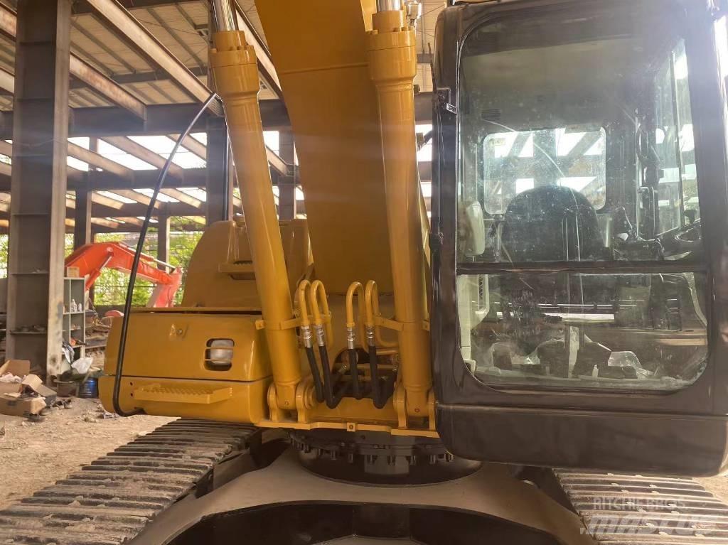 CAT 320 C Telakaivukoneet