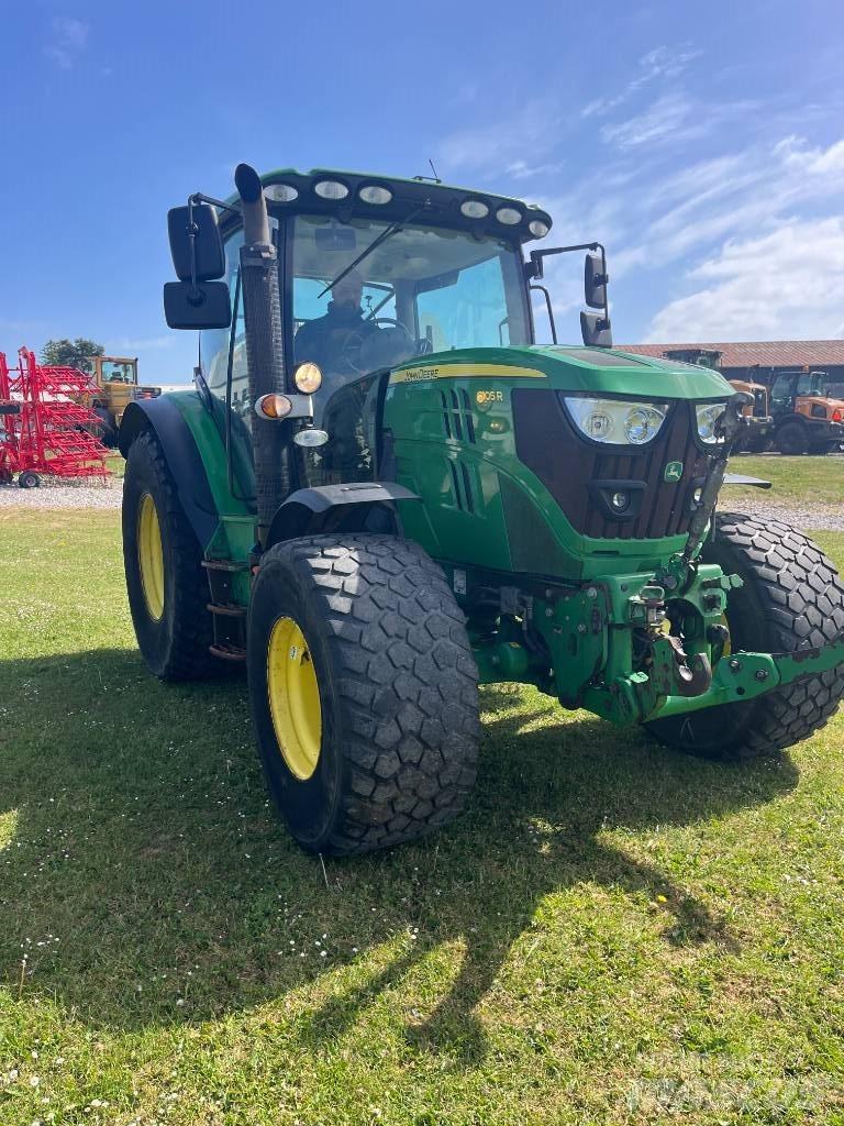 John Deere 6105 R Traktorit