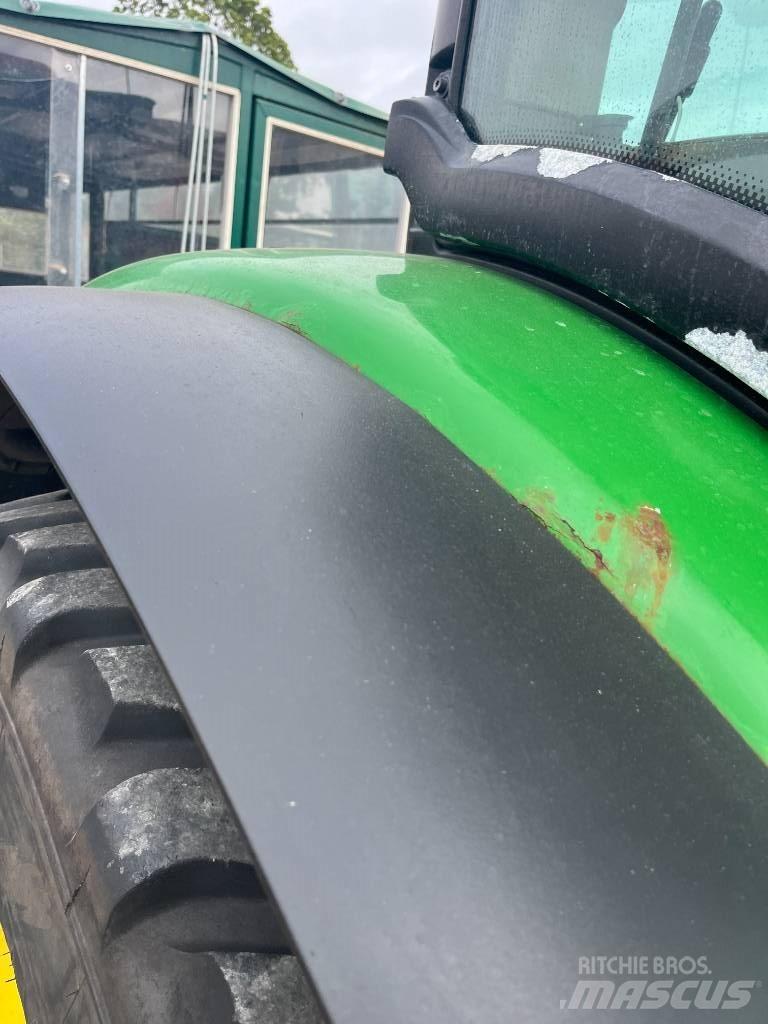 John Deere 6105 R Traktorit