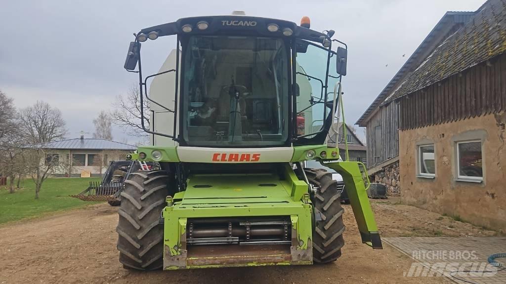 CLAAS Tucano 440 Leikkuupuimurit