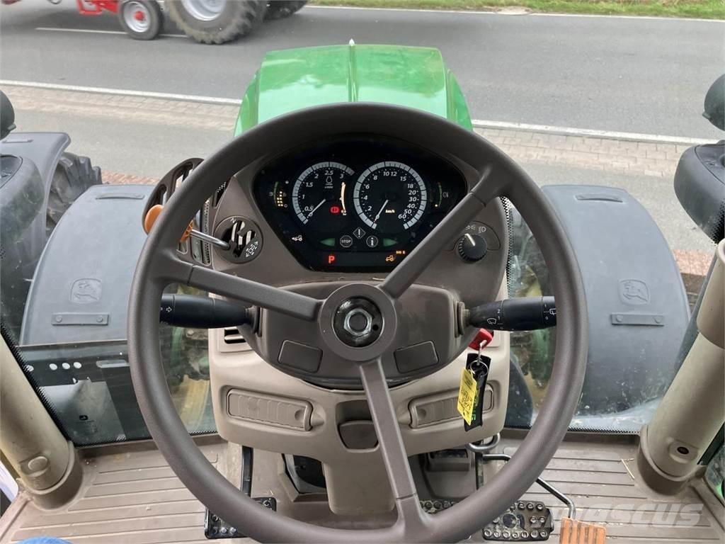 John Deere 6110R Traktorit