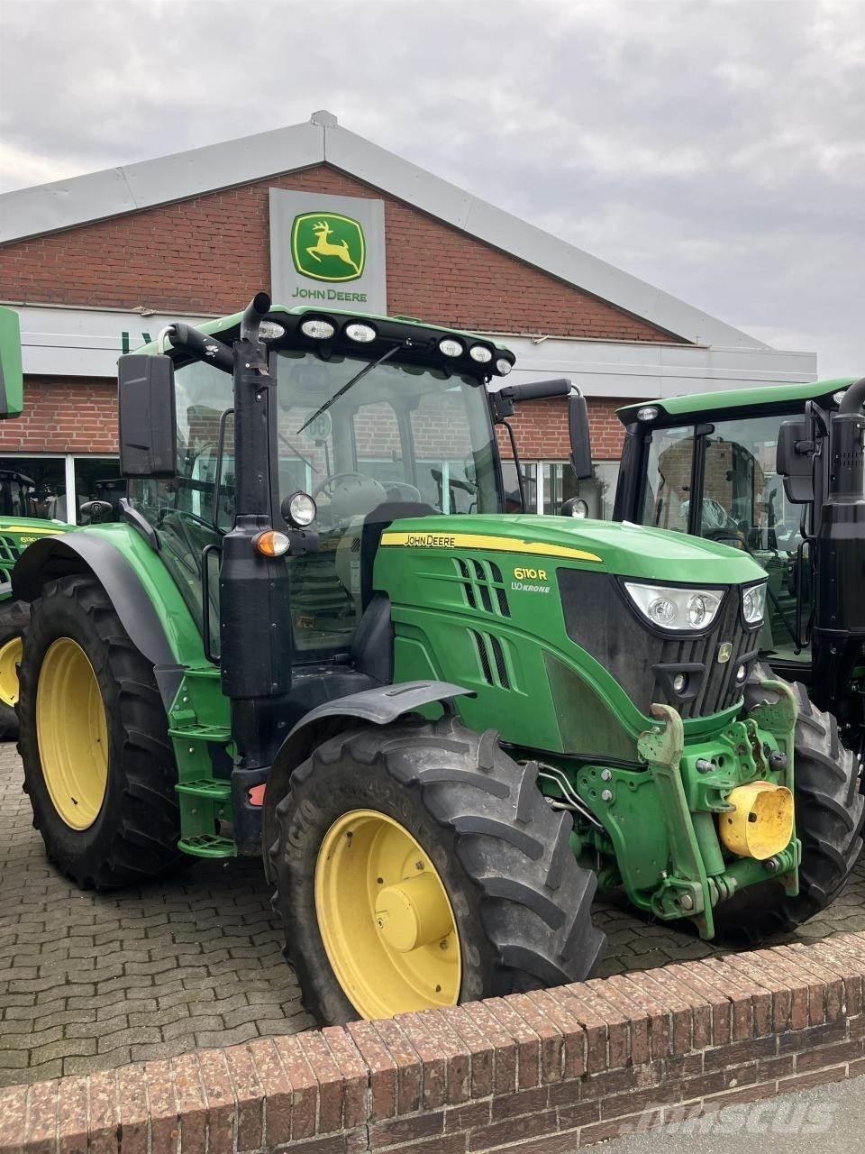 John Deere 6110R Traktorit