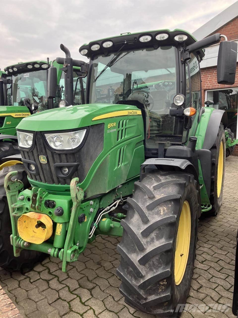 John Deere 6110R Traktorit