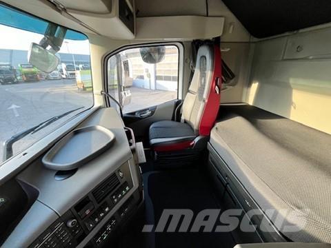 Volvo FH Vetopöytäautot