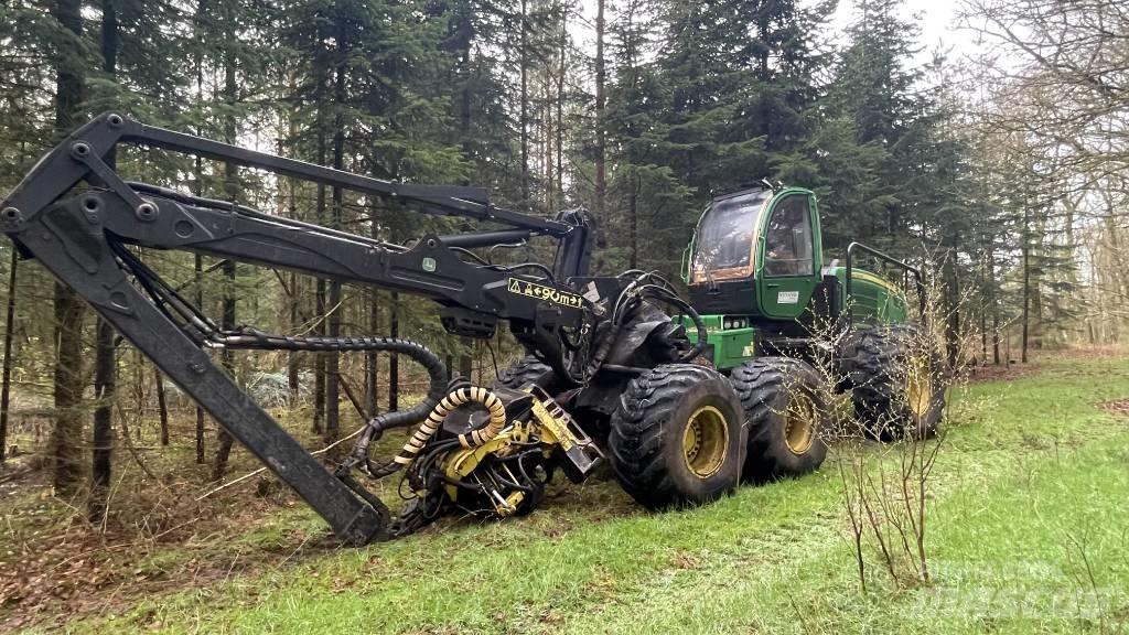 John Deere 1470 E Harvesterit