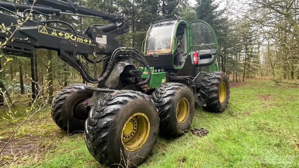 John Deere 1470 E Harvesterit