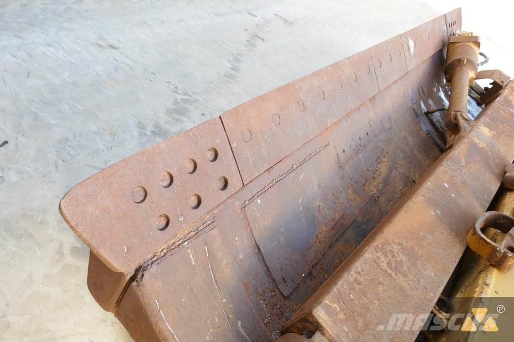 CAT D7G Blade Puskulevyt