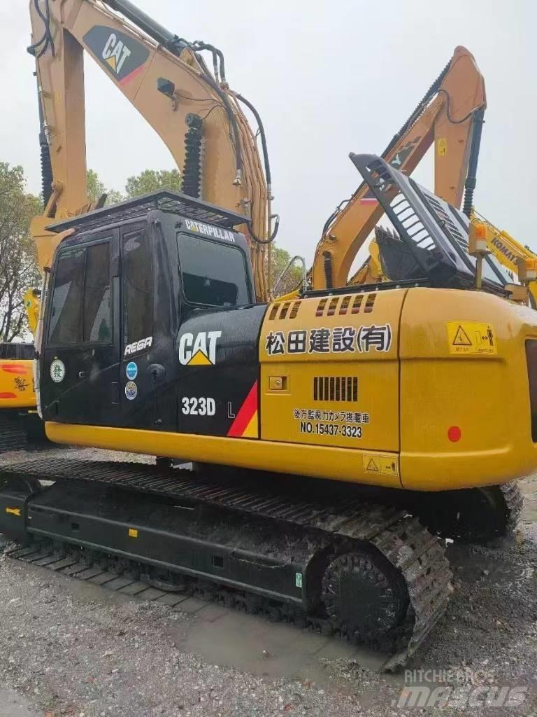 CAT 323D2 Telakaivukoneet