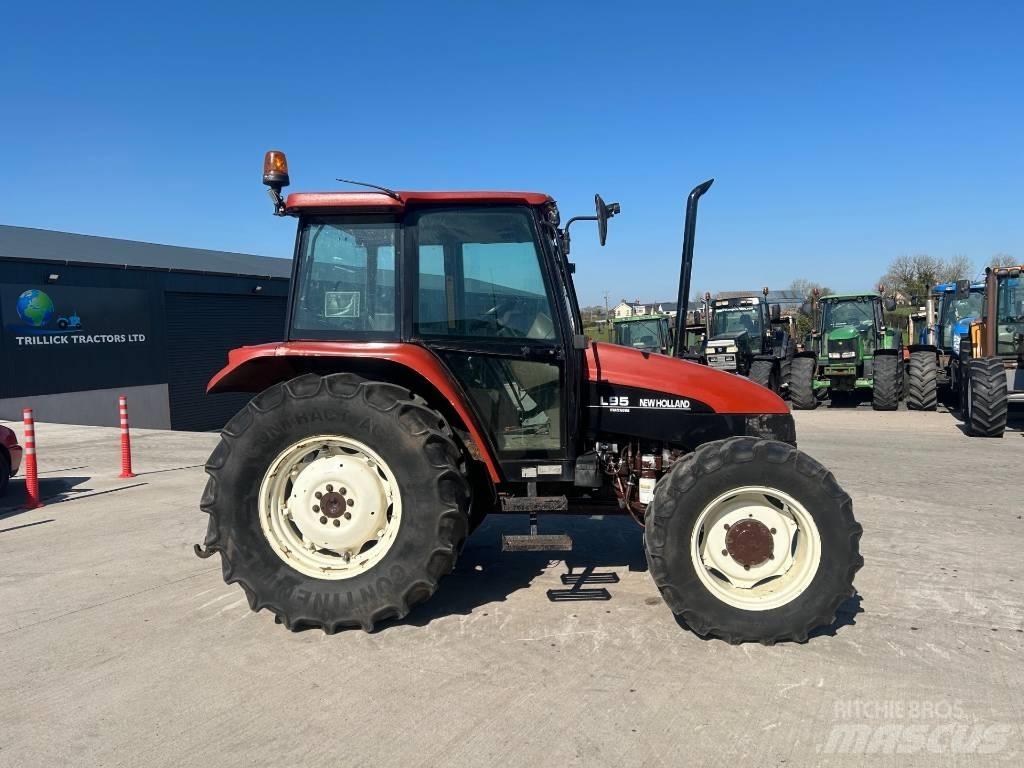 New Holland L 95 Traktorit