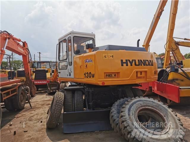 Hyundai R130WD Pyöräkaivukoneet