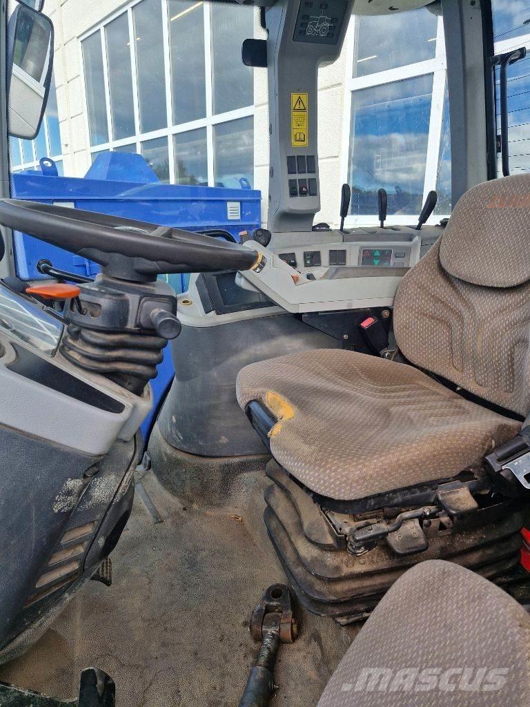 CLAAS Arion 640 Traktorit