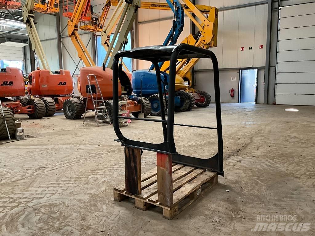 Kubota U 27-4 Ohjaamo ja sisusta
