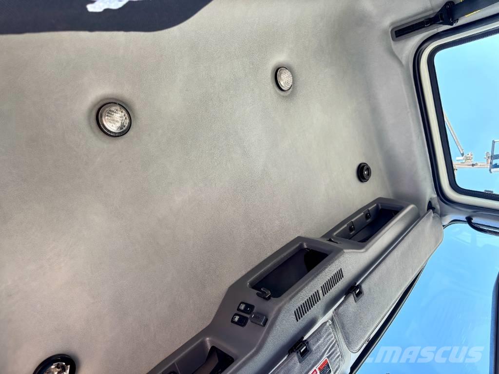 Mack GU813 Vaihtolava-autot