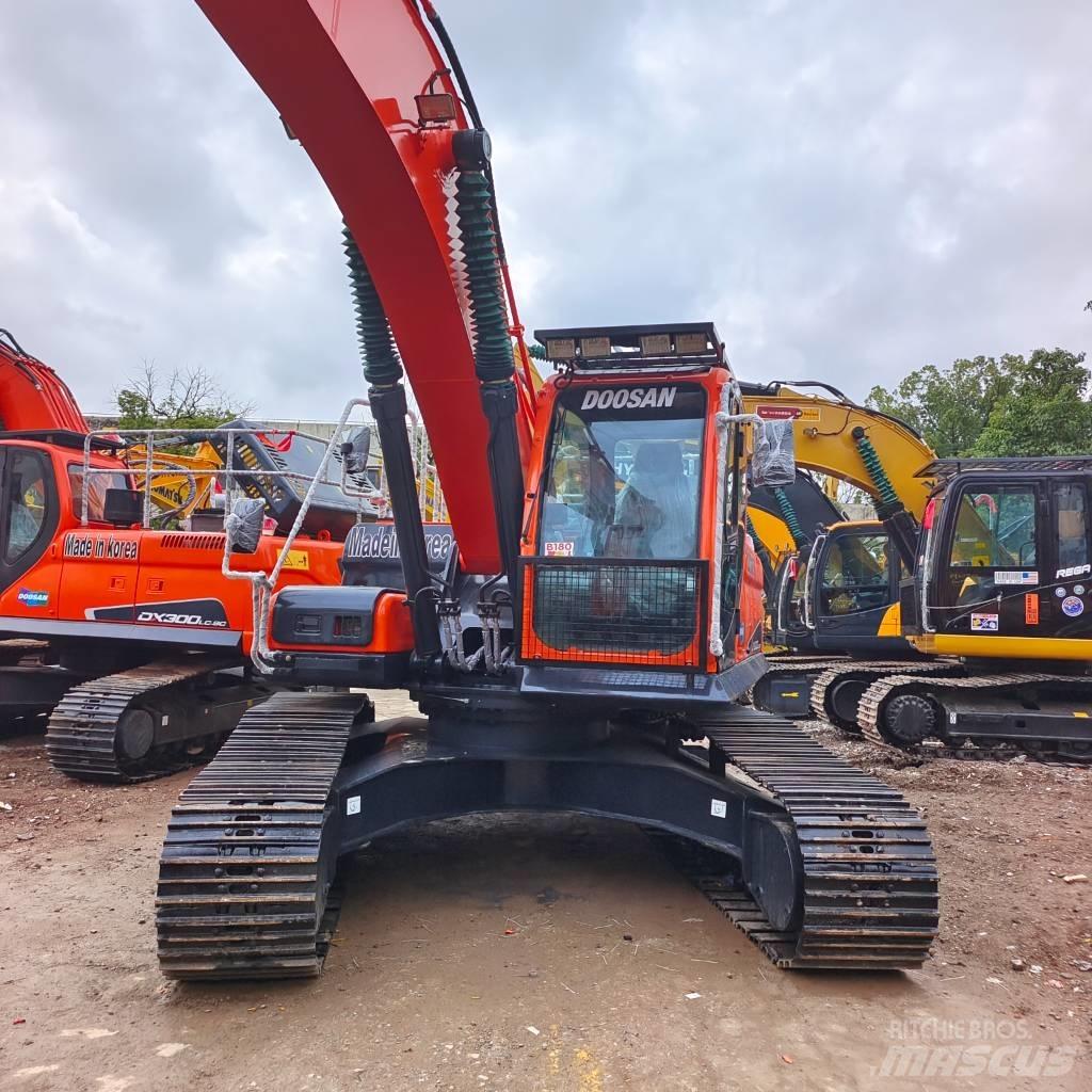 Doosan DX 300 LC Telakaivukoneet