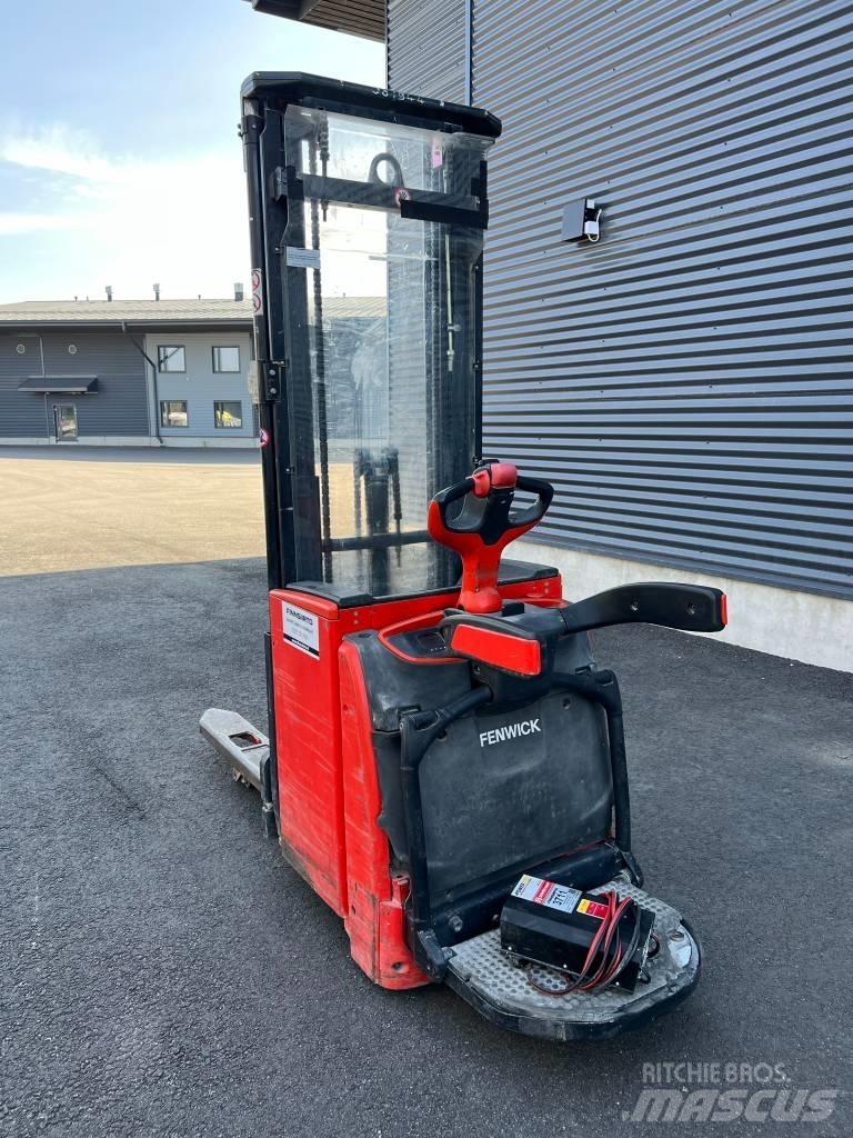 Linde L16AP Ajettavat pinoamisvaunut