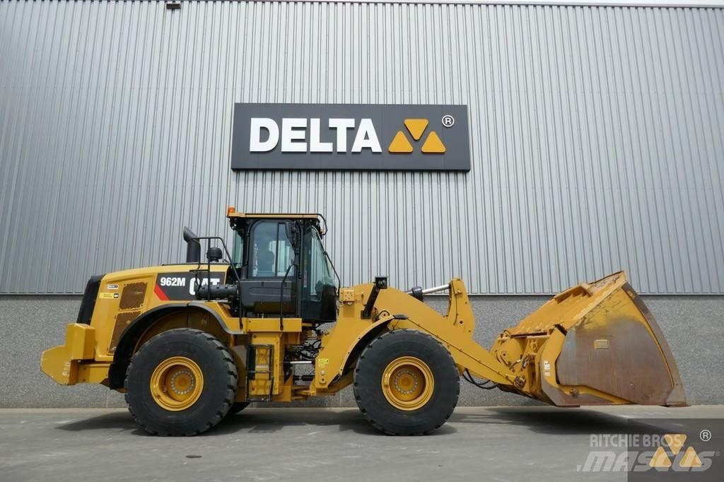CAT 962M Pyöräkuormaajat