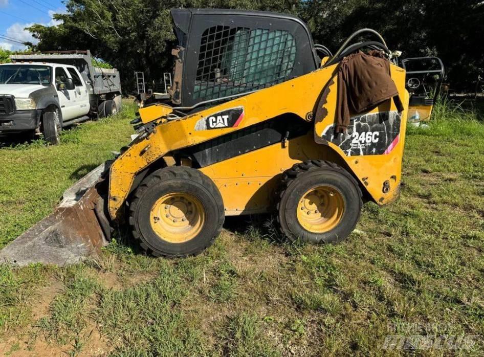 CAT 248C Liukuohjatut kuormaajat