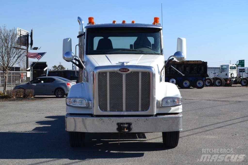 Peterbilt 567 Vetopöytäautot