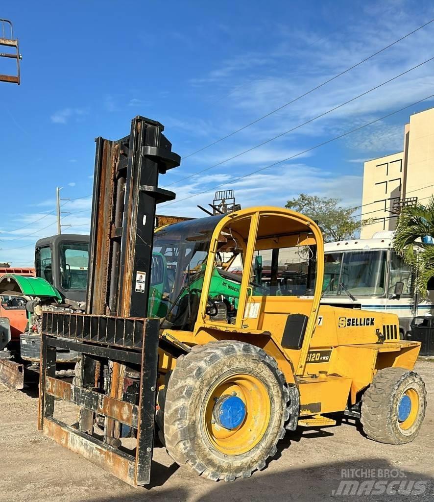 JCB S120 Maastotrukit