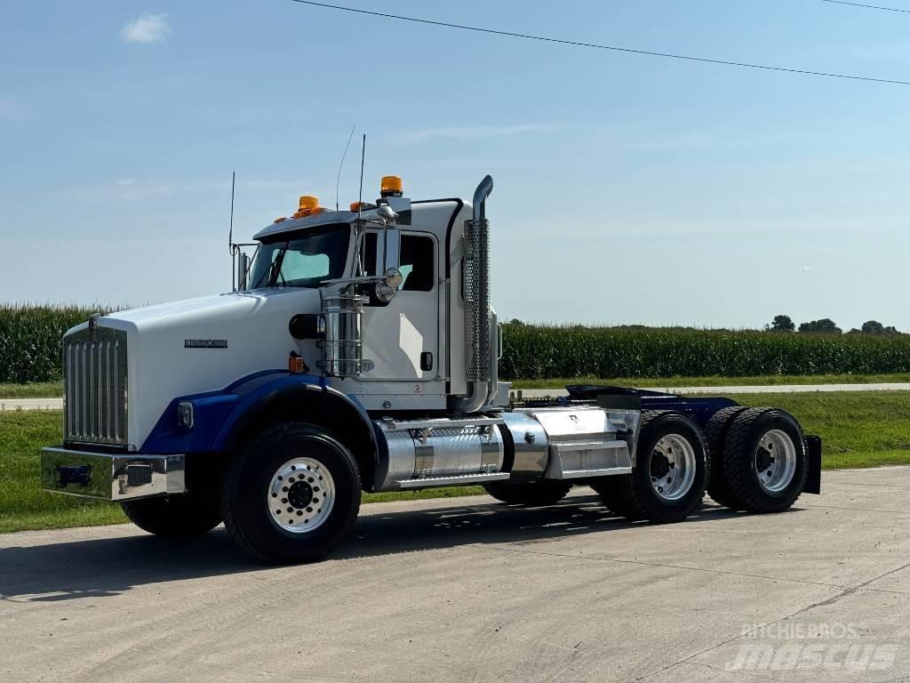 Kenworth T 800 Vetopöytäautot