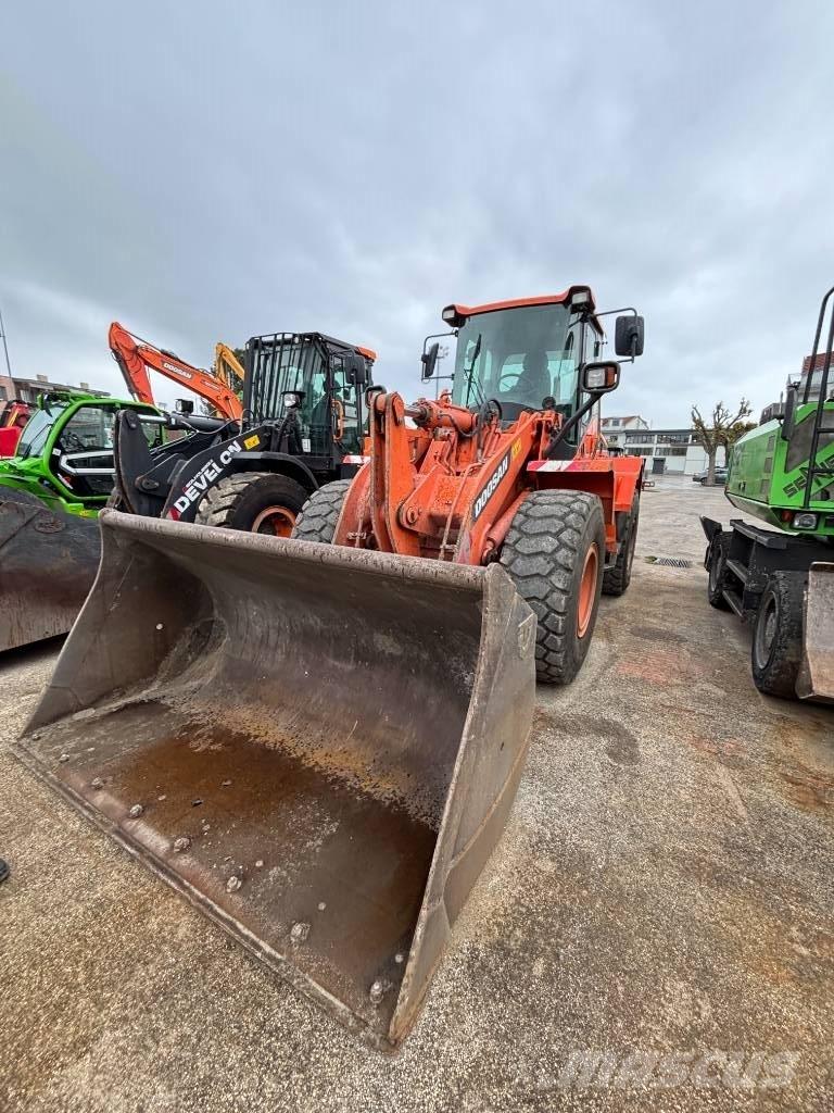 Doosan DL 250 Pyöräkuormaajat