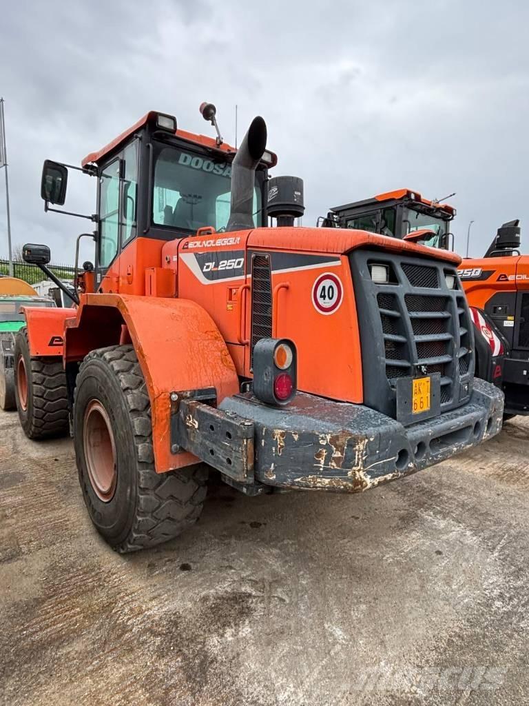Doosan DL 250 Pyöräkuormaajat