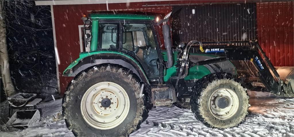 Valtra T182 Traktorit