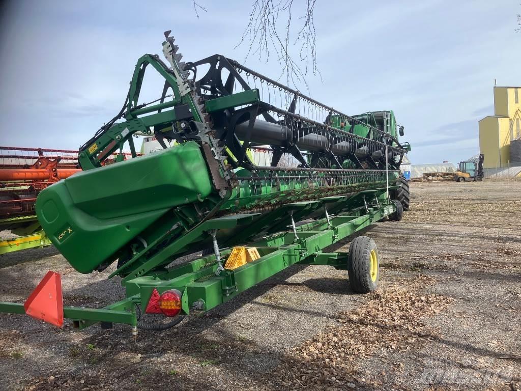 John Deere 670i Leikkuupuimurit