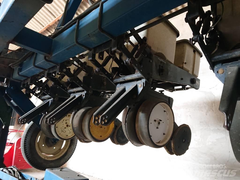 Kinze 2300 Tarkkuuskylvökoneet