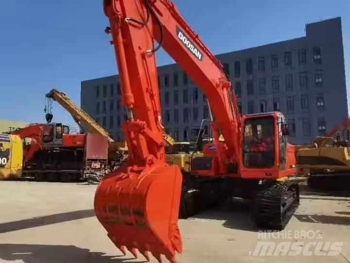 Doosan DX225LC Telakaivukoneet