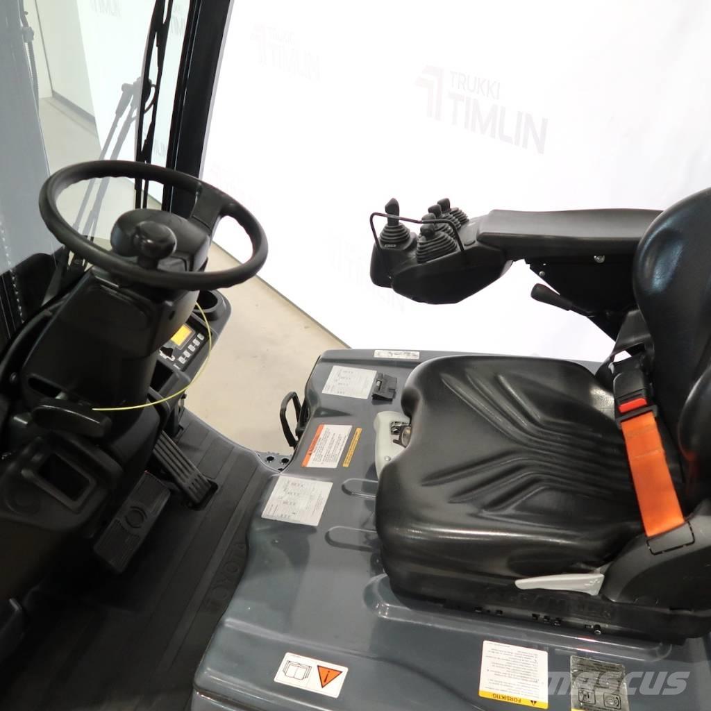Toyota 8FBEK18T Sähkötrukit