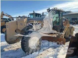 CAT 140M Tiehöylät