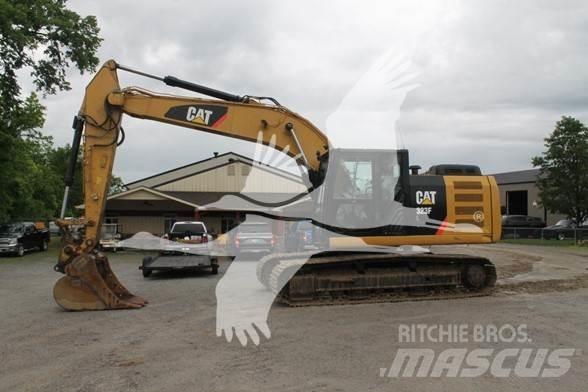 CAT 323FL Telakaivukoneet