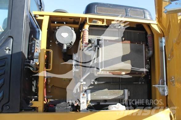CAT 323FL Telakaivukoneet