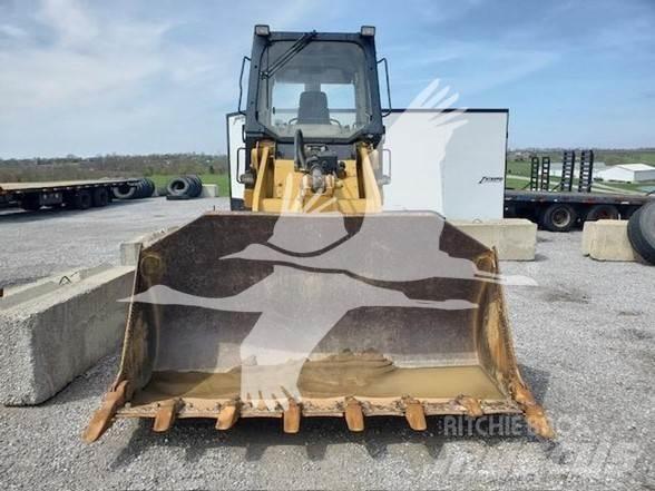 CAT 953C Telakuormaajat