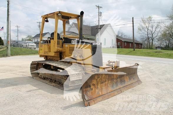 CAT D3C III Telaketjupuskutraktorit