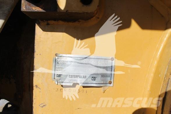 CAT D5M LGP Telaketjupuskutraktorit