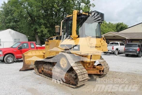 CAT D5M XL Telaketjupuskutraktorit