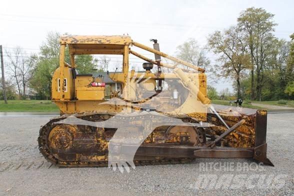 CAT D6C Telaketjupuskutraktorit