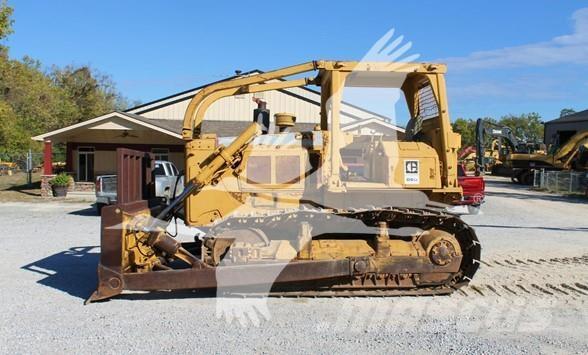 CAT D6D Telaketjupuskutraktorit