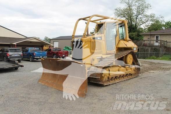 CAT D6N XL Telaketjupuskutraktorit