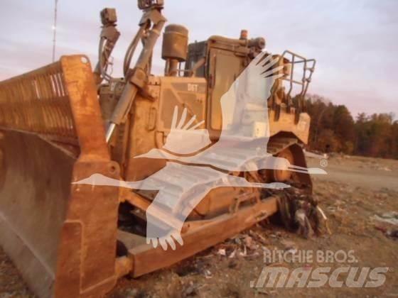 CAT D6T Telaketjupuskutraktorit