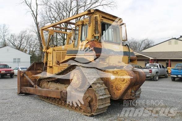 CAT D7H Telaketjupuskutraktorit